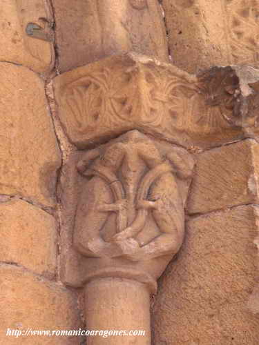 CAPITEL VENTANAL ABSIDAL